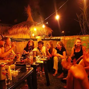 Hostel Pinegroove, Wlora
